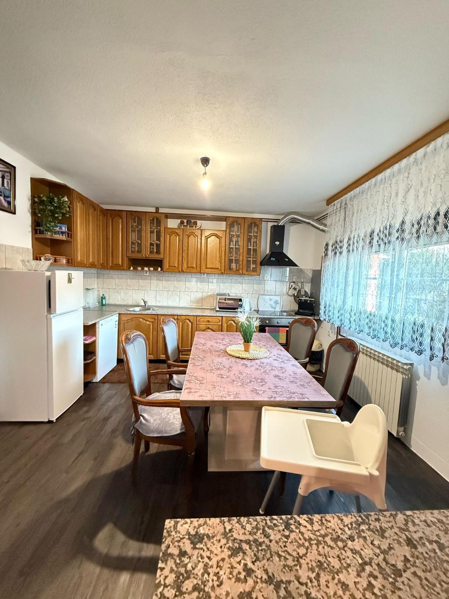Apartments Marija Vrelo Korenicko Екстер'єр фото