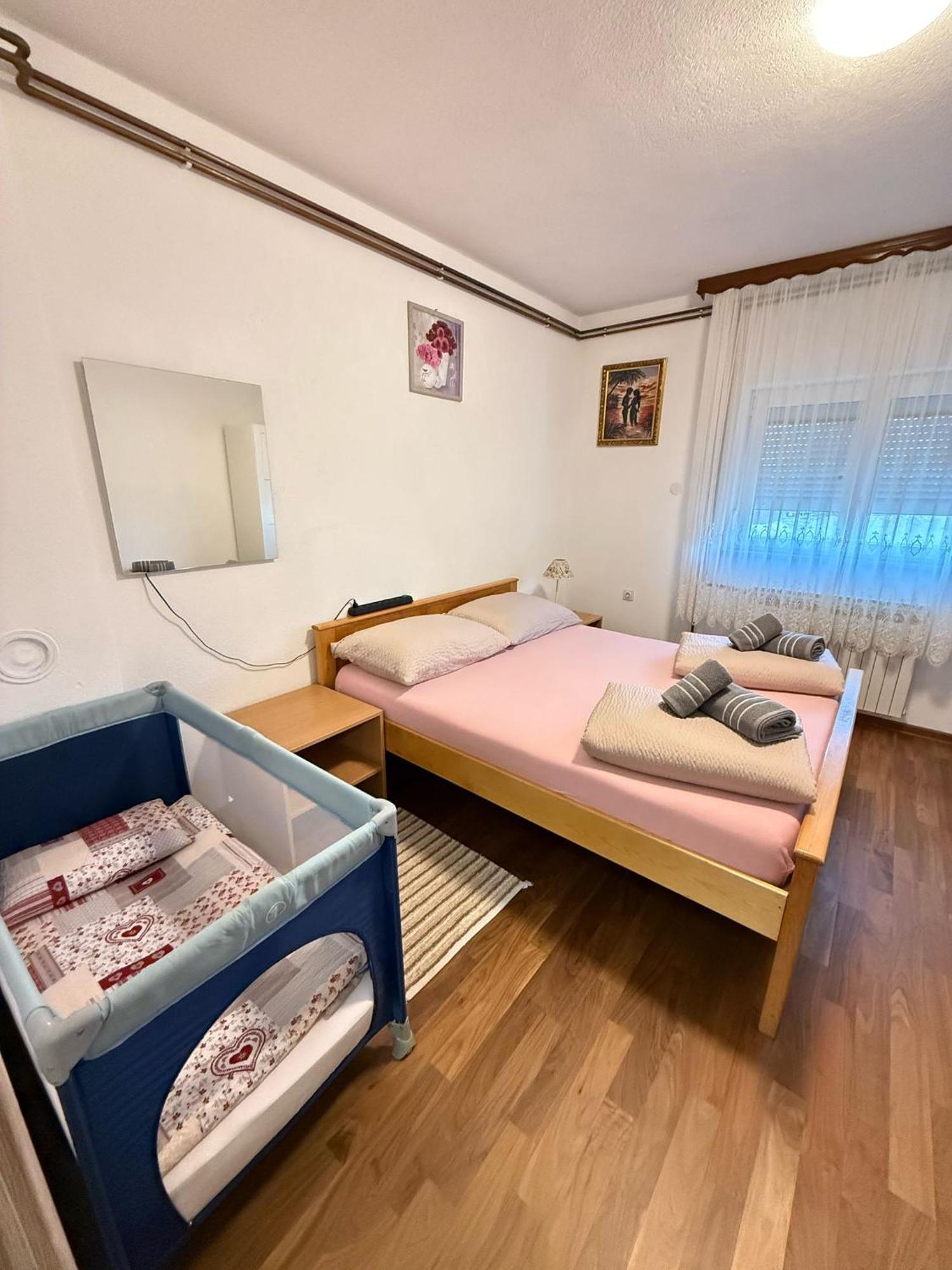 Apartments Marija Vrelo Korenicko Екстер'єр фото