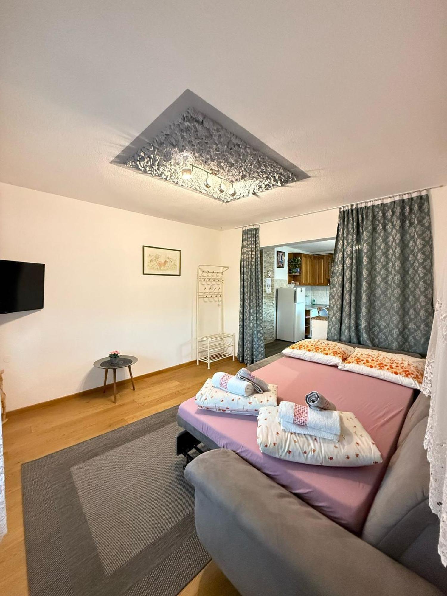 Apartments Marija Vrelo Korenicko Екстер'єр фото