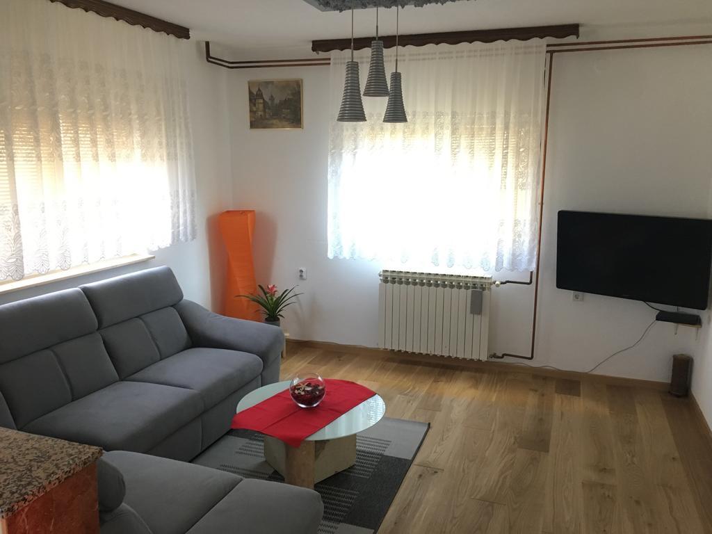 Apartments Marija Vrelo Korenicko Екстер'єр фото